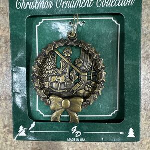 Vtg Gloria Duchin 1991 Ornaments Wreaths sleigh + Children on stairs Christmas